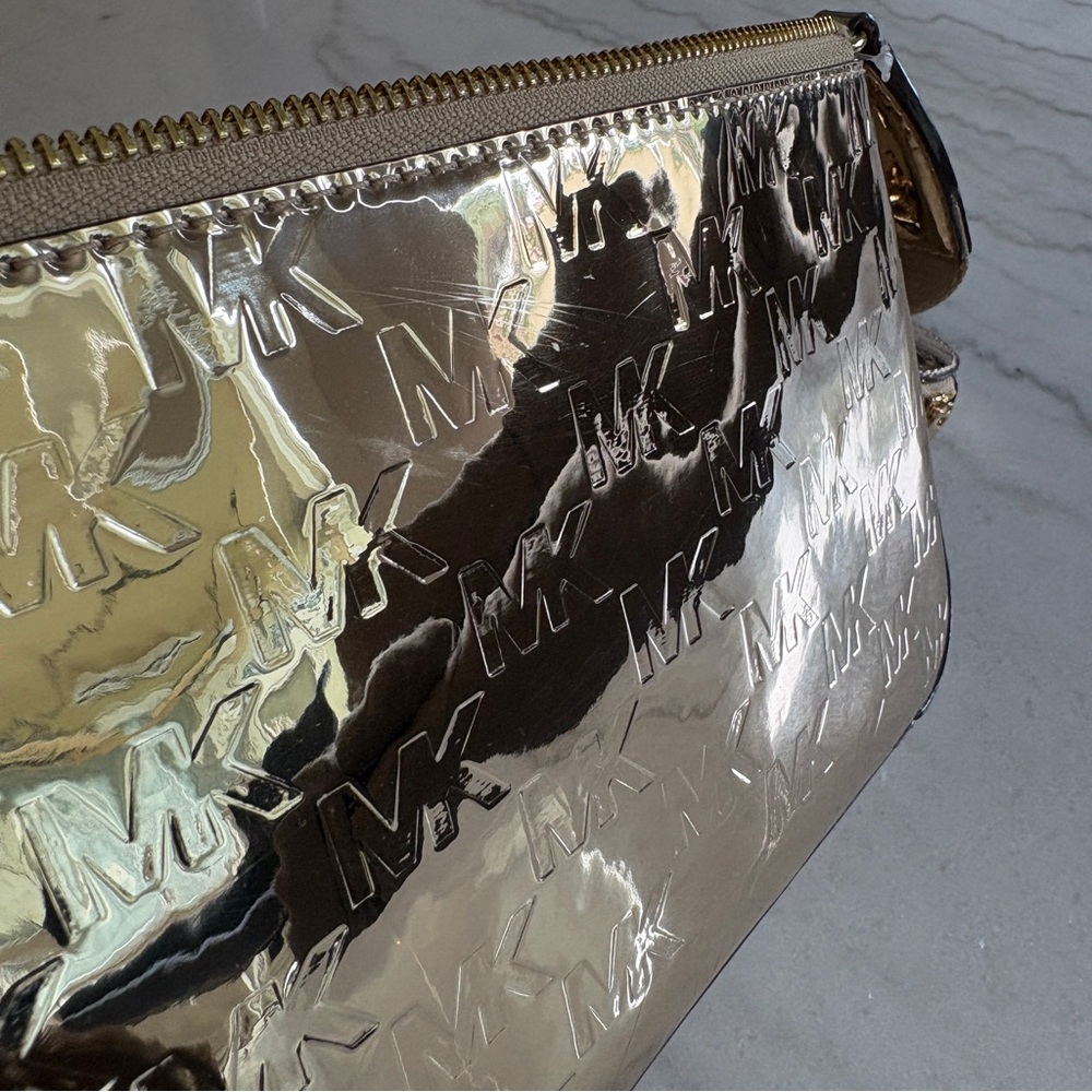 Michael Kors Metallic Gold Jet Set Crossbody Bag with Coin Pouch and Mini Case - Picture 5 of 7